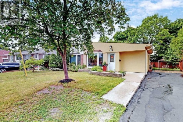 64 Lindsay Avenue, Newmarket, ON, photo 2