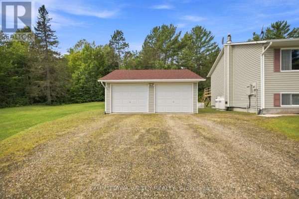 64 Mackey Creek Road, Head, Clara And Maria, ON K0J2B0 Photo 3