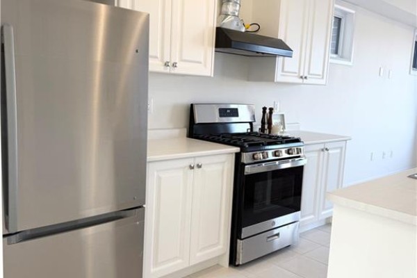 4pc Bathroom - 64 Masters Street, Welland, ON L3B0N4 Photo 4