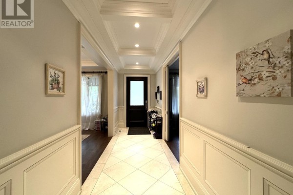 Library - 64 Montressor Drive, Toronto, ON M2P1Z4 Photo 5