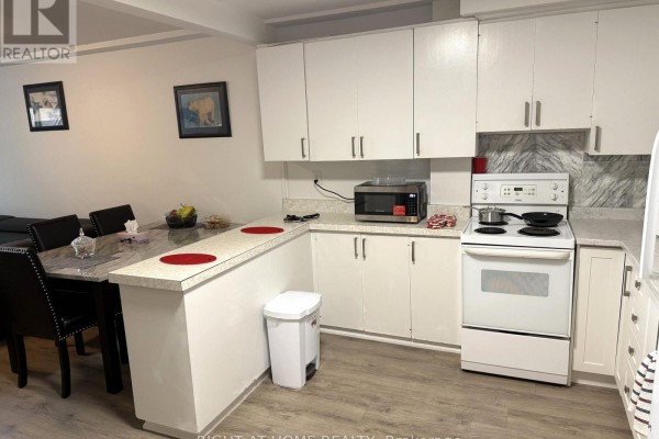 Kitchen - 64 Purdon Drive, Toronto, ON M3H4X1 Photo 3
