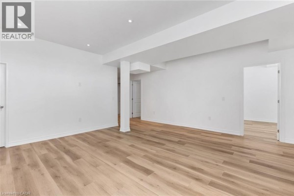 4pc Bathroom - 64 Shawbridge Court Unit# Basement, Hamilton, ON L8J0M8 Photo 2