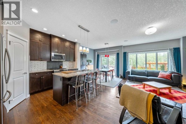 Foyer - 64 Sunrise Terrace, Cochrane, AB T4C0V3 Photo 5