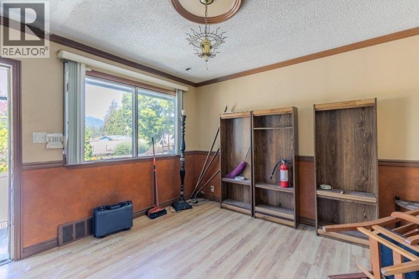 640 Clarke Road, Coquitlam, BC V3J3X6 Photo 4