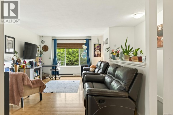 Laundry room - 640 Railway Ave, Nanaimo, BC V9R4K9 Photo 4
