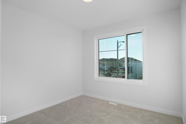 Family room - 6403 29 Ave Sw, Edmonton, AB T6X3M8 Photo 4