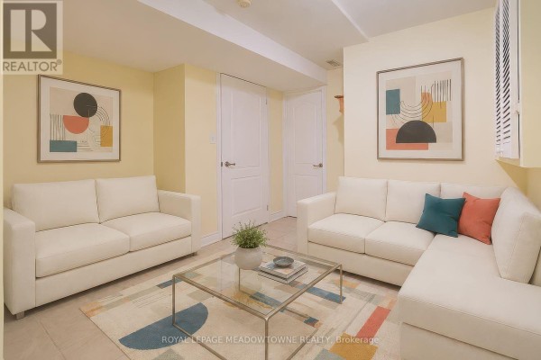 Residential for rent at 6407 Alderwood Trail, Mississauga, ON - MLS® mZfoMa