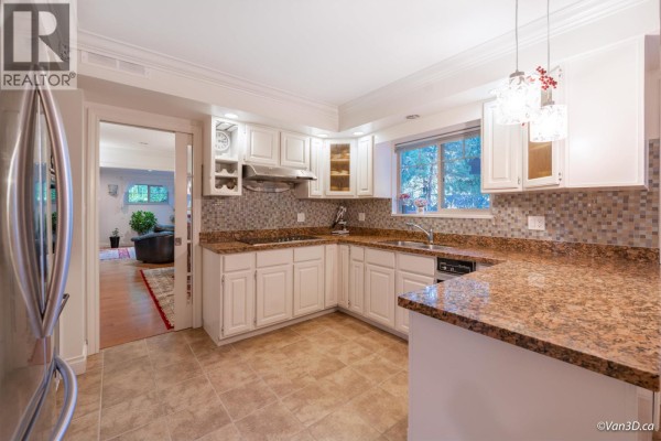 6408 Chaucer Place, Burnaby, BC V5E3Y5 Photo 5