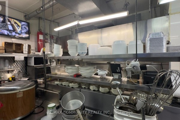 641 Dupont Street, Toronto, ON M6G1Z4 Photo 5