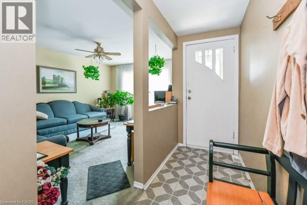 641 Limeridge Road E, Hamilton, ON, photo 2