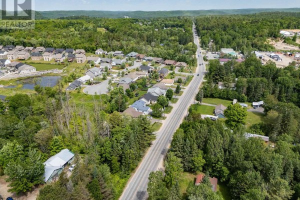 641 Muskoka Rd 3 Road N, Huntsville, ON P1H1C9 Photo 3