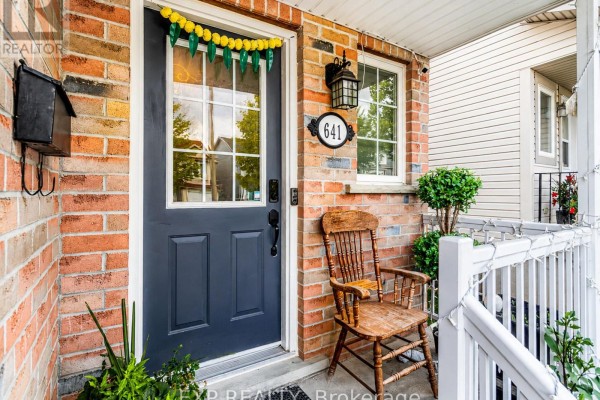 641 Royal Fern Street, Waterloo, ON N2V2P6 Photo 2