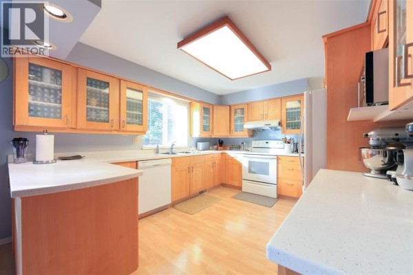 6415 Buckingham Drive, Burnaby, BC V5E3Y7 Photo 5