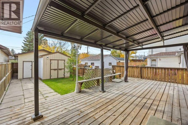 Kitchen - 6419b 33 Avenue Nw, Calgary, AB T3B1K9 Photo 3