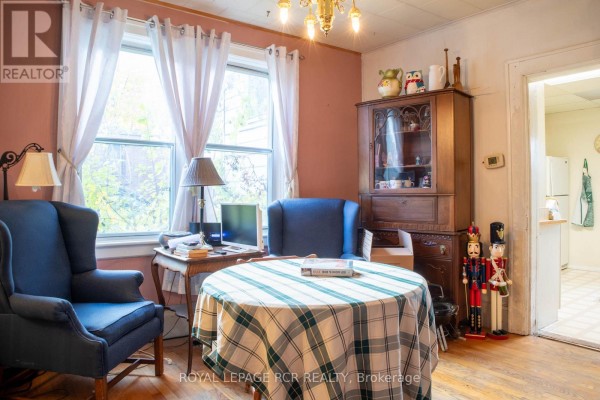 Bedroom - 642-644 Bay Street, Midland, ON L4R1L9 Photo 3
