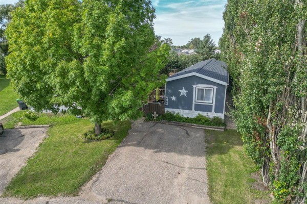 642 Brentwood Village, Brandon, MB R7B4C3 Photo 3
