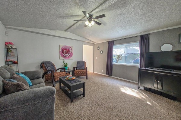 642 Brentwood Village, Brandon, MB R7B4C3 Photo 5