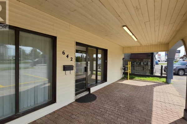642 Great Northern Rd # B, Sault Ste  Marie, ON P6B4Z9 Photo 4