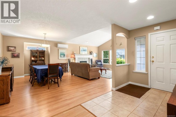Laundry room - 642 Olympic Dr, Comox, BC V9M4G8 Photo 3