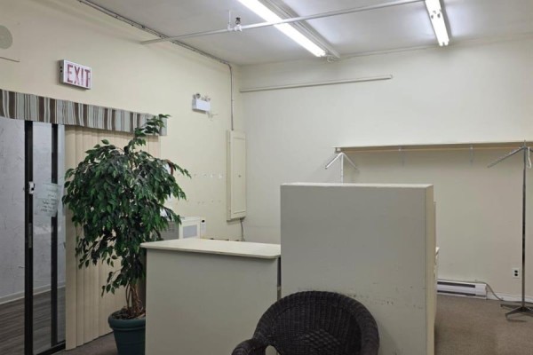 642 Queen St E # 8, Sault Ste  Marie, ON P6A2A4 Photo 5