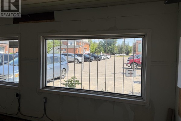 642 Queen St E # 9, Sault Ste  Marie, ON P6A2A4 Photo 4
