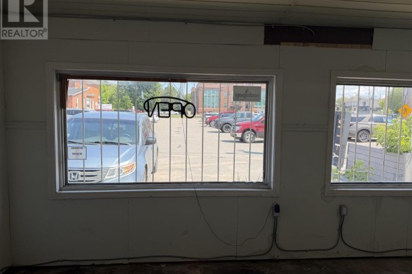 642 Queen St E # 9, Sault Ste  Marie, ON P6A2A4 Photo 5