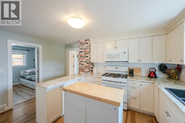 Bedroom - 6430 Spartan Street, Oliver, BC V0H1T0 Photo 5