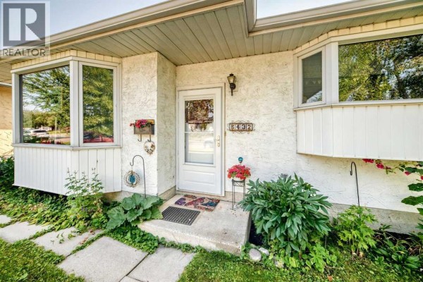 Kitchen - 6432 Rundlehorn Drive Ne, Calgary, AB T1Y2B8 Photo 2