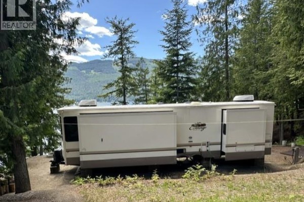 6432 Sunnybrae Canoe-point Road Lot# 5, Tappen, BC V0E2X1 Photo 4