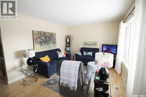 Bedroom - 644 1st Street W, Shaunavon, SK S0N2M0 Photo 5