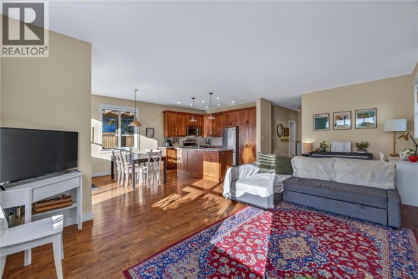 Foyer - 644 Victoria Drive Unit# 101, Penticton, BC V2A5N6 Photo 2
