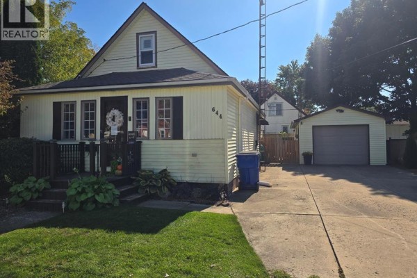 Laundry room - 644 Wallace Street, Wallaceburg, ON N8A1K5 Photo 2