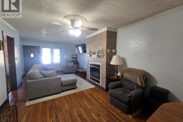 Primary Bedroom - 644 Wallace Street, Wallaceburg, ON N8A1K5 Photo 5
