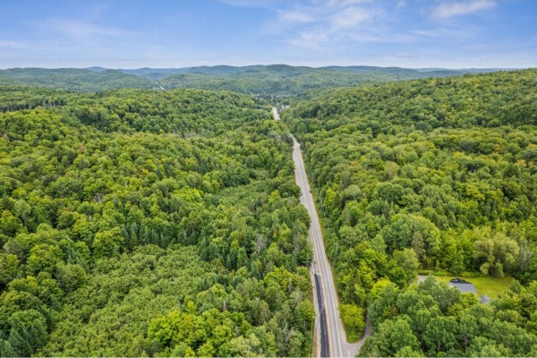 645 Route Principale, Val Des Monts, QC J8N4E3 Photo 3