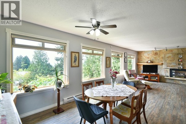 6450 Jasper Road, Sechelt, BC V7Z0S6 Photo 5