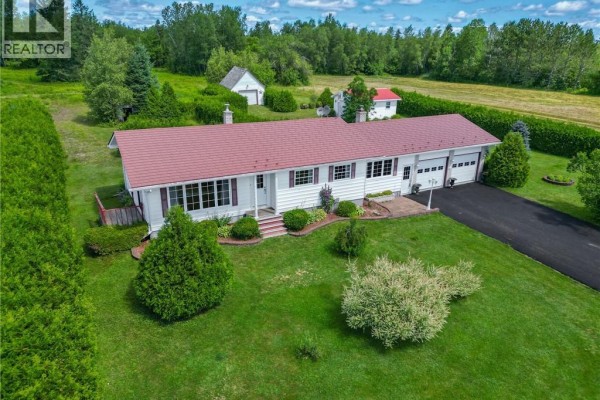 Bath (# pieces 1-6) - 6451 Route 10, Upper Salmon Creek, NB E4A1E4 Photo 3