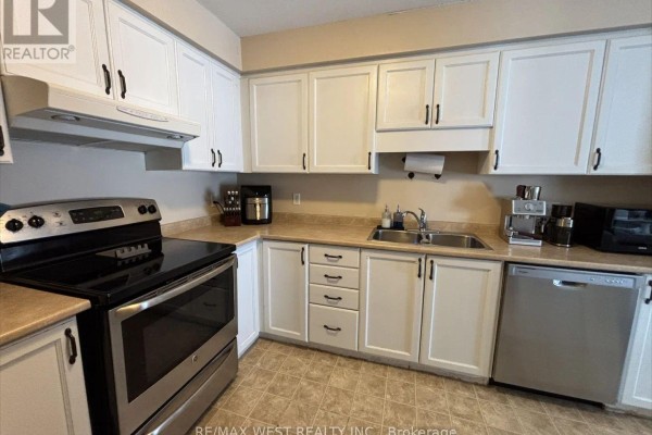 645b Basswood Street, Waterloo, ON N2V2K8 Photo 2