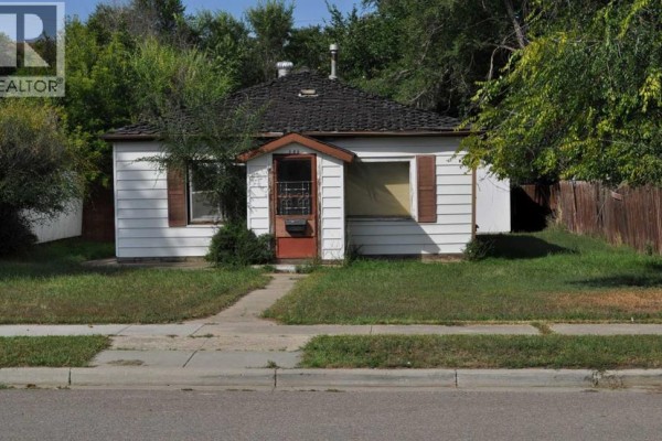 646 7 Street Se, Medicine Hat, AB T1A1K4 Photo 3