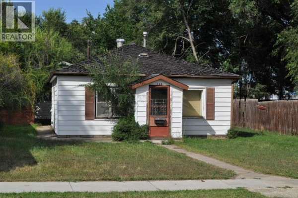 646 7 Street Se, Medicine Hat, AB T1A1K4 Photo 4