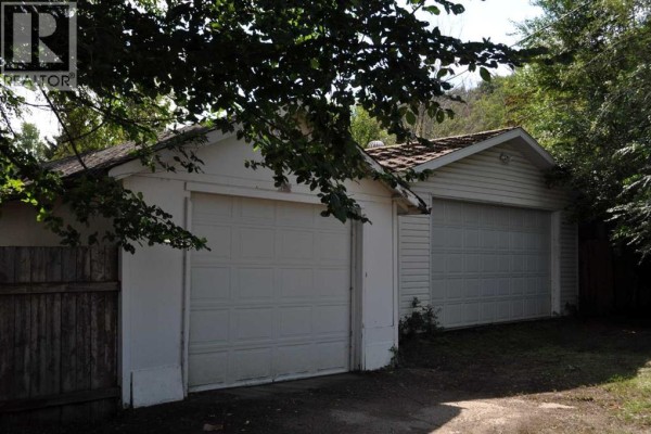 646 7 Street Se, Medicine Hat, AB T1A1K4 Photo 5