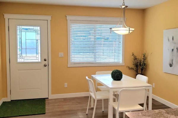 Living room - 646 Alyssa Pl, Nanaimo, BC V9R3S8 Photo 4