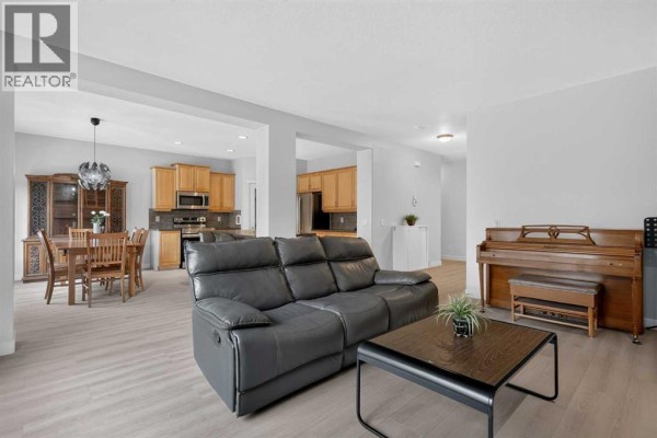 Kitchen - 646 Chaparral Drive Se, Calgary, AB T2X3X1 Photo 4