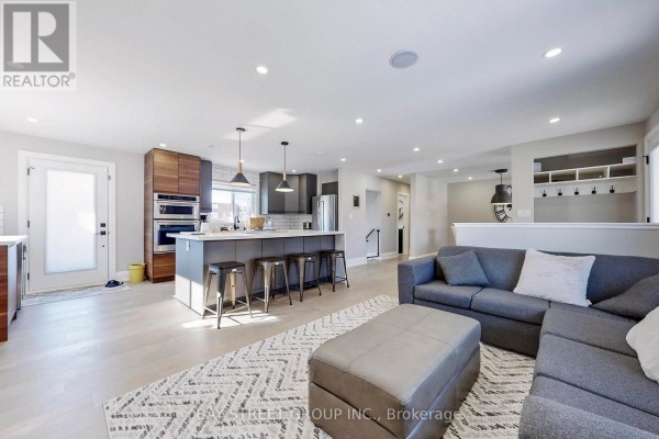 646 Simcoe Road, Bradford West Gwillimbury, ON L3Z4A9 Photo 4