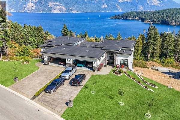 6469 Marine Cres, Duncan, BC, photo 2
