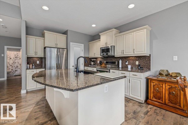 Kitchen - 647 Cantor Landing Ld Sw, Edmonton, AB T6W0V6 Photo 3
