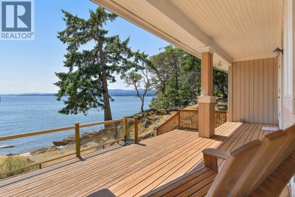 647 Dinner Bay Road, Mayne Island, BC V0N2J2 Photo 5