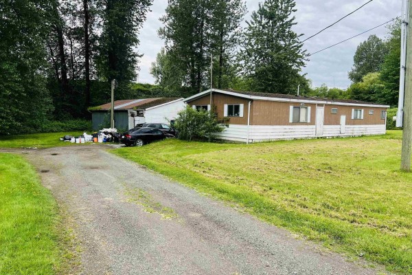 6477 Riverside Street, Abbotsford, BC V4X1T9 Photo 2