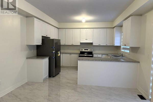 648 Fleetwood Drive, Oshawa, ON L1K0A2 Photo 5