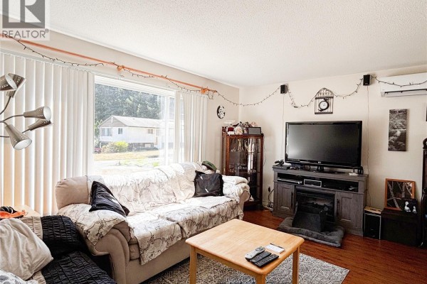 Primary Bedroom - 648 Nimpkish Dr, Gold River, BC V0P1G0 Photo 4