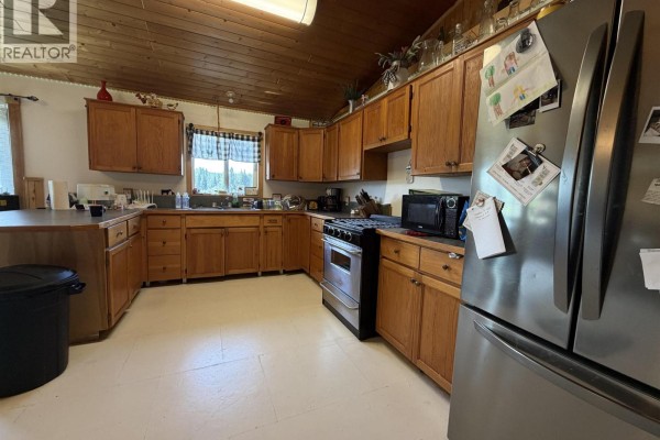 Living room - 6481 Black Creek Road, Horsefly, BC V0L1L0 Photo 4